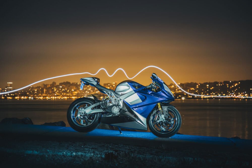 lightning motorcycles moto elétrica