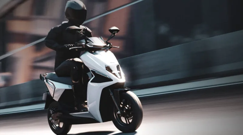 A Simple Energy, uma empresa indiana de veículos de duas rodas elétricos, está para lançar a scooter elétrica Simple ONE, descrita pela marca como a primeira scooter elétrica premium e acessível da Índia.