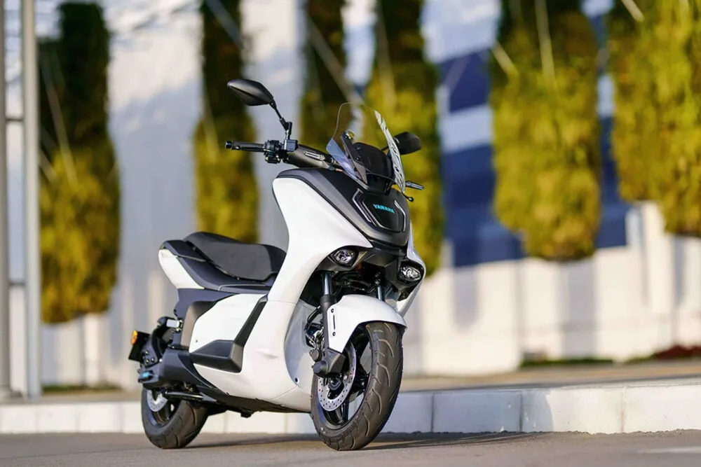 yamaha e01 scooter elétrica