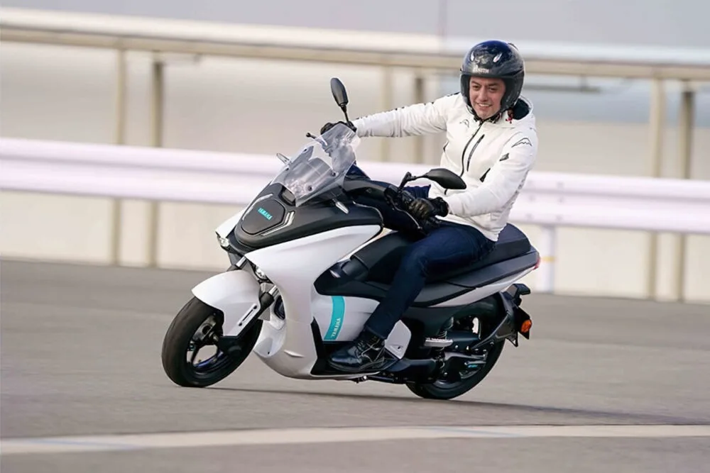 yamaha e01 scooter elétrica