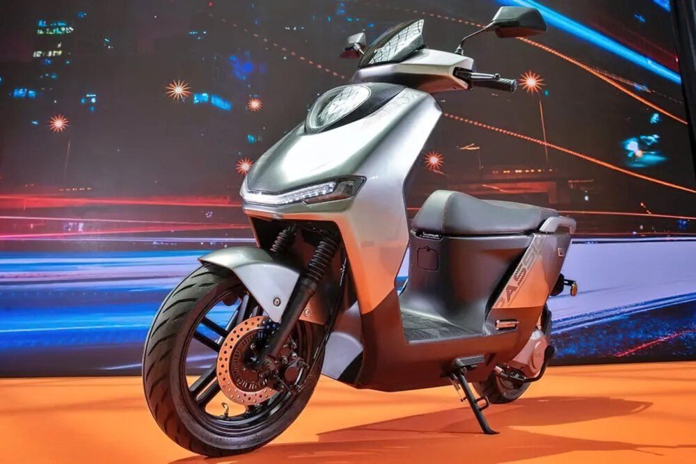 yadea vfly f200 scooter elétrica